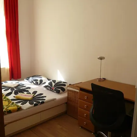Apartment Newly Furnished Flat In The Centre *