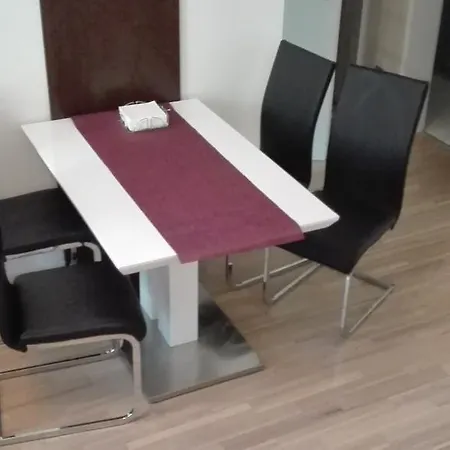 Newly Furnished Flat In The Centre *